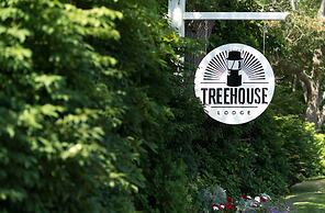 Treehouse Lodge