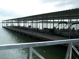 Acorns Resort