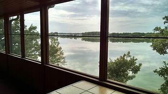 Acorns Resort