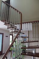 Shaw Residenza Suites