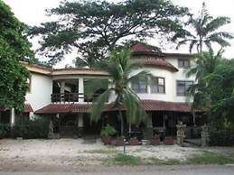 Hotel Mamiri