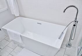 All Suites Whitney Manor