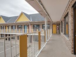 Falls Inn Near Casino Niagara By OYO