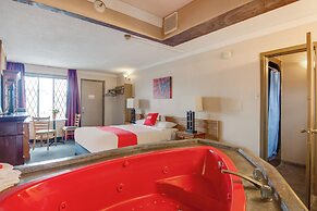 Falls Inn Near Casino Niagara By OYO