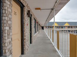 Falls Inn Near Casino Niagara By OYO