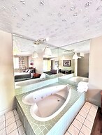 6267 Persepolis Inn