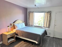 6267 Persepolis Inn