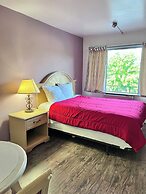 6267 Persepolis Inn