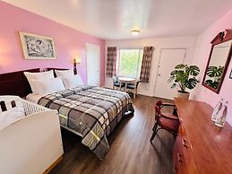 6267 Persepolis Inn