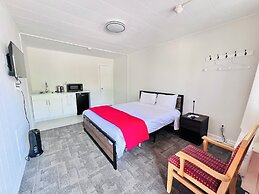 6267 Persepolis Inn