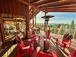 Myra Canyon Lodge + Ranch