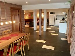 Myra Canyon Lodge + Ranch