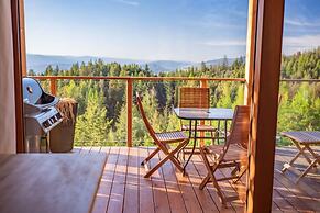 Myra Canyon Lodge + Ranch