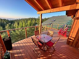 Myra Canyon Lodge + Ranch