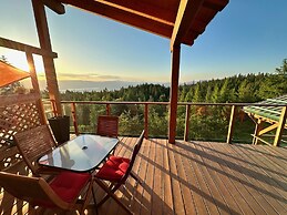 Myra Canyon Lodge + Ranch