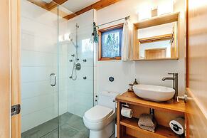 Myra Canyon Lodge + Ranch