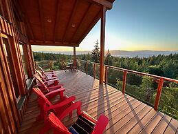 Myra Canyon Lodge + Ranch