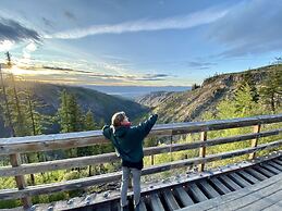 Myra Canyon Lodge + Ranch