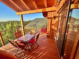 Myra Canyon Lodge + Ranch