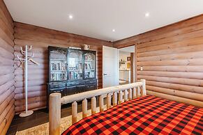 Myra Canyon Lodge + Ranch