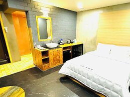 AIN Hotel