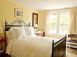 Bridgehampton Inn