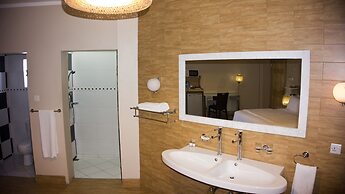 Tropical Enclave Hotel