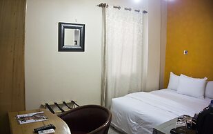 Tropical Enclave Hotel