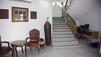 Tropical Enclave Hotel