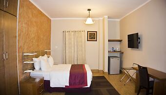 Tropical Enclave Hotel