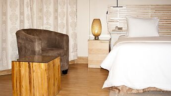 Tropical Enclave Hotel