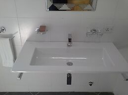 Tropical Enclave Hotel