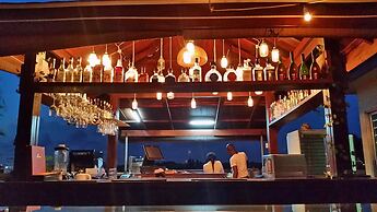 Tropical Enclave Hotel