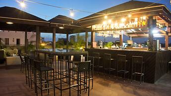 Tropical Enclave Hotel