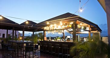 Tropical Enclave Hotel