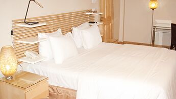 Tropical Enclave Hotel