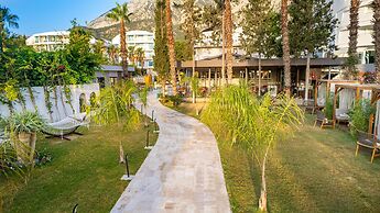 Rose Garden Premium Hotel