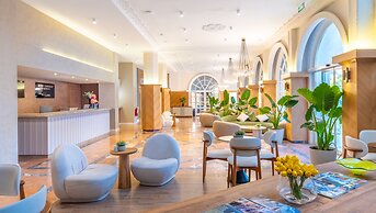 Rose Garden Premium Hotel