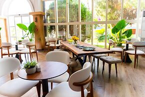 Rose Garden Premium Hotel