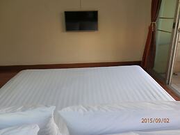 Sandy Serviced Apartment