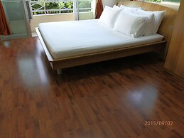 Sandy Serviced Apartment