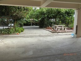 Sandy Serviced Apartment