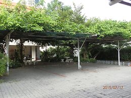 Sandy Serviced Apartment