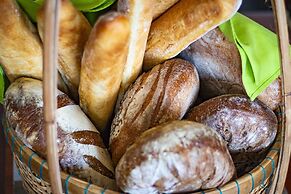 Cassia Cottage Resort and Spa