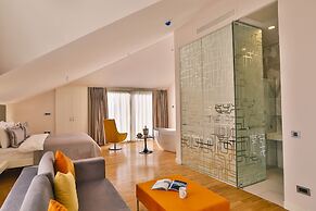 Business Life Boutique Hotel