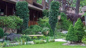 Shadow Mountain Lodge and Cabins