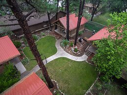 Shadow Mountain Lodge and Cabins