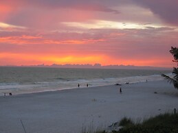 Coconuts Beach Resort