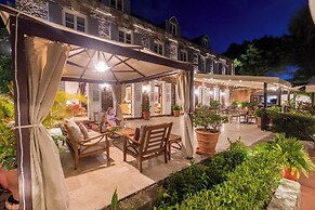 Admiral's Inn and Gunpowder Suites