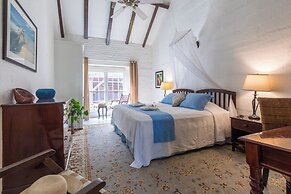 Admiral's Inn and Gunpowder Suites